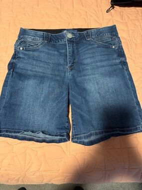 Democracy Mid-Length Denim Bermuda Shorts size 8